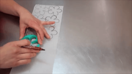 decora-una-tarta-con-chocolate-en-solo-5-minutos (1)