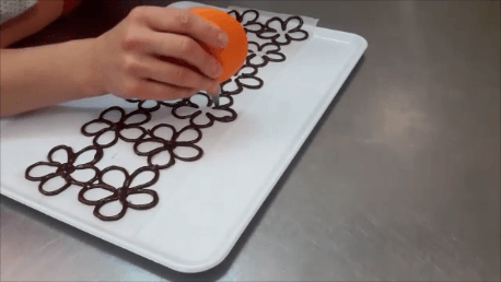 decora-una-tarta-con-chocolate-en-solo-5-minutos (4)
