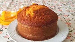 Bizcocho de naranja jugoso